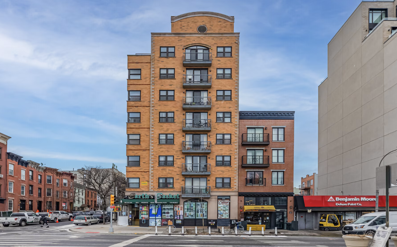 599 4th Ave